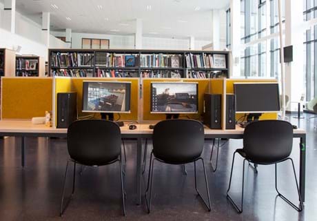 bord afskærmning med gul filt